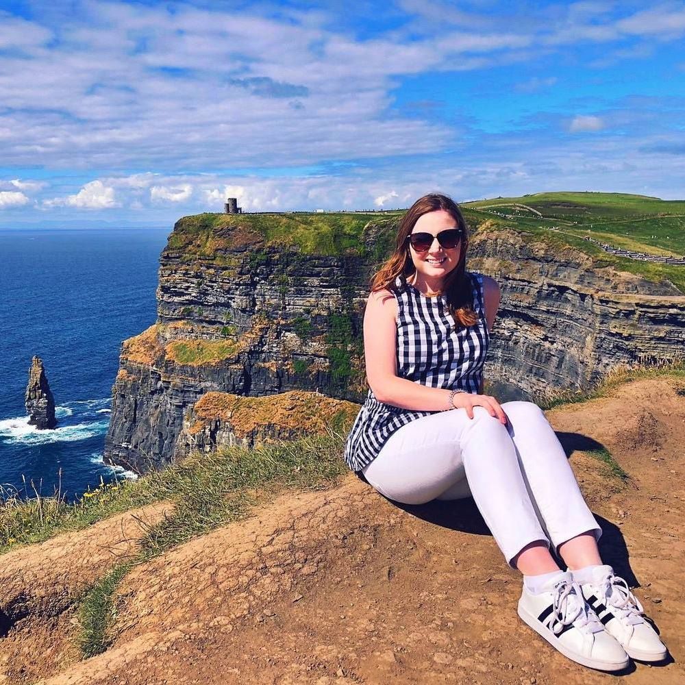 Meet your Posher, Caitlin